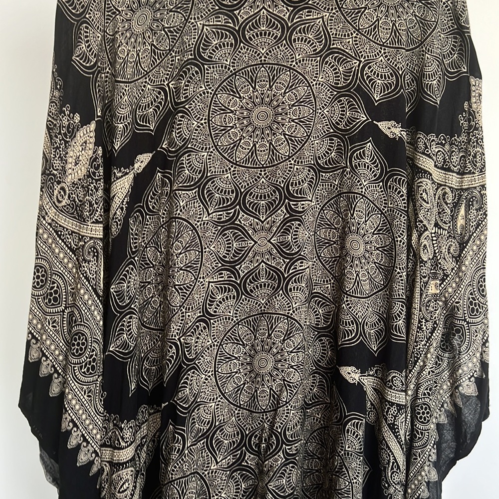 Swimsuit Coverup Black and Off White Thai Print O/S - Picture 4 of 5